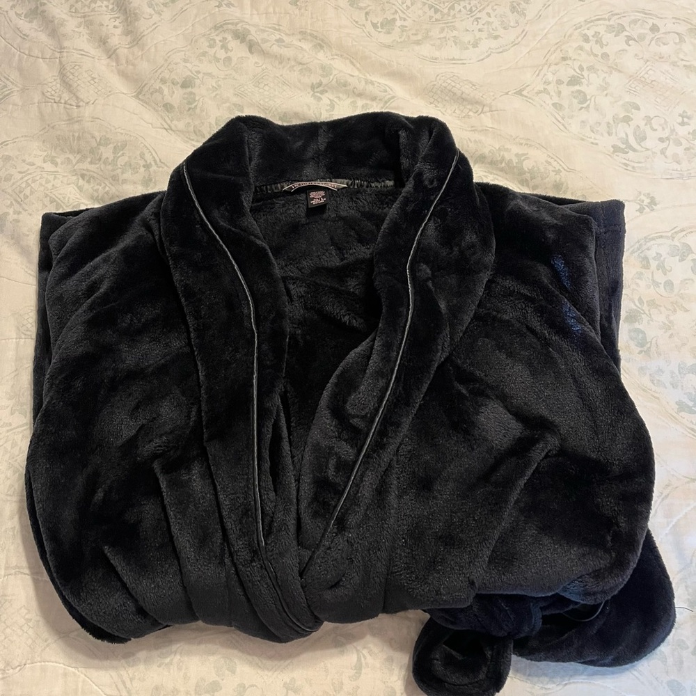 M/L Victoria’s Secret Robe - Picture 2 of 2